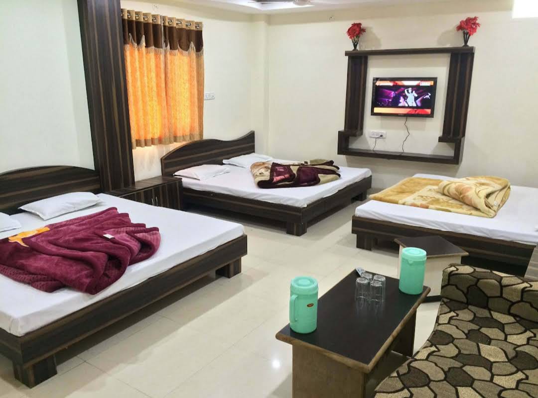 Deluxe AC Room Tirumala